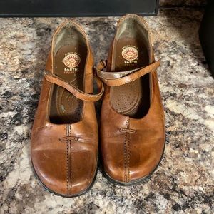Earth Spirit nice leather slip on.